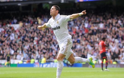 BBV电竞动态-凯恩球迷高唱他的名字